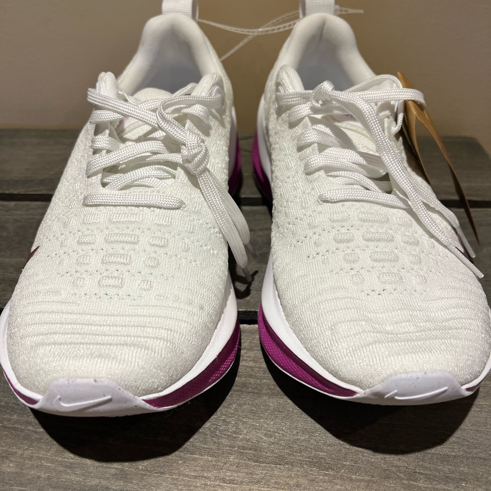 Nike Women’s React Infinity Run Flyknit 4 - White/Pink- NWOB - Picture 9 of 10